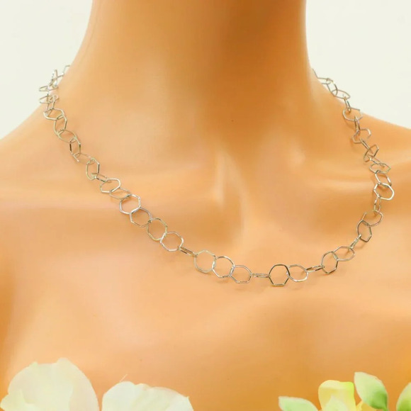 Minimalist Necklace, Sleek & Modern Design, Women’s Fashion, YC110392-N - Picture 8 of 10